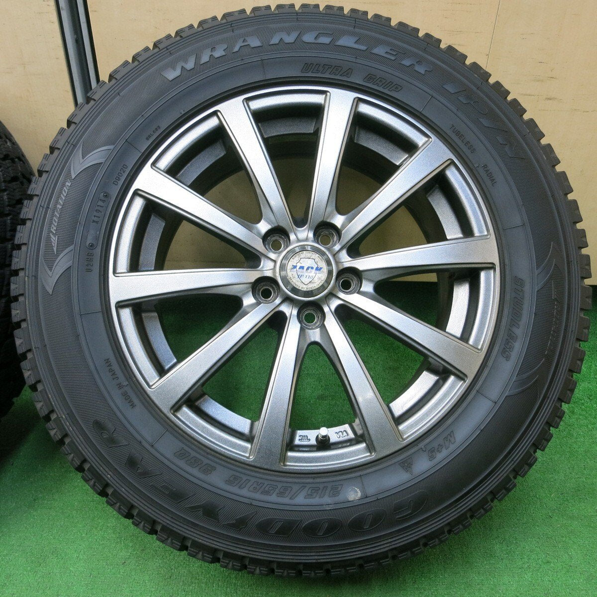 バリ溝!9分★フォレスター等 215/65R16 スタッドレス グッドイヤー ラングラー IP/N ZACK JP-110 PCD100/5H★4042401イス