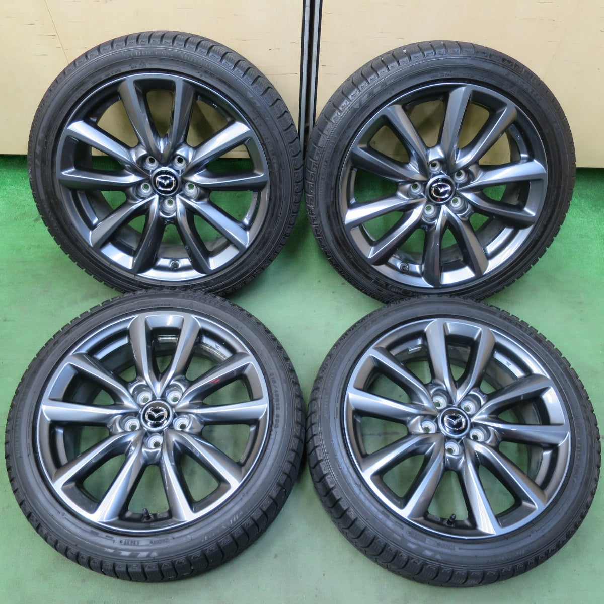 バリ溝!21年!キレイ!9.5分★マツダ3 ファストバック 純正 215/45R18 スタッドレス ダンロップ ウインターマックス 03 18インチ PCD114.3/5H★5112815イス