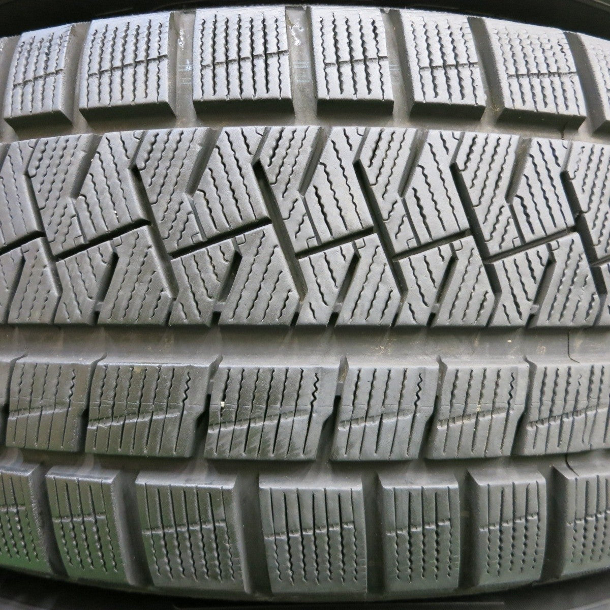 バリ溝!8.5分★プジョー等 BORBET 225/55R16 スタッドレス ピレリ アイスアシンメトリコ ボルベット PCD108/4H★4052810イス