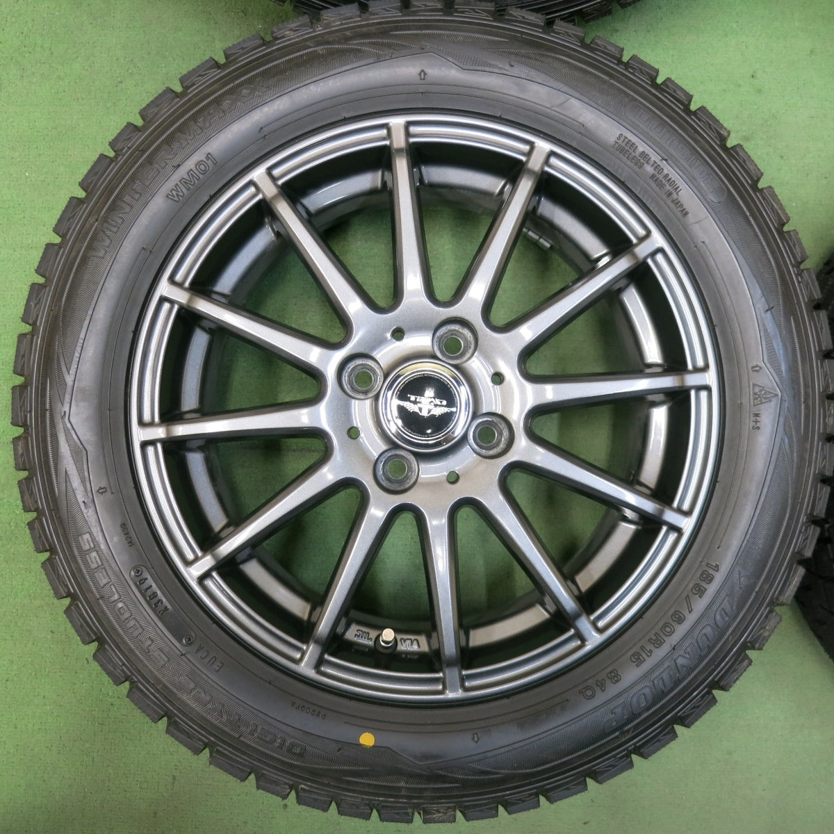タイヤほぼ未使用!キレイ★スタッドレス 185/60R15 ダンロップ ウインターマックス WM01 TEAD テッド 15インチ PCD100/4H★5050207SYス