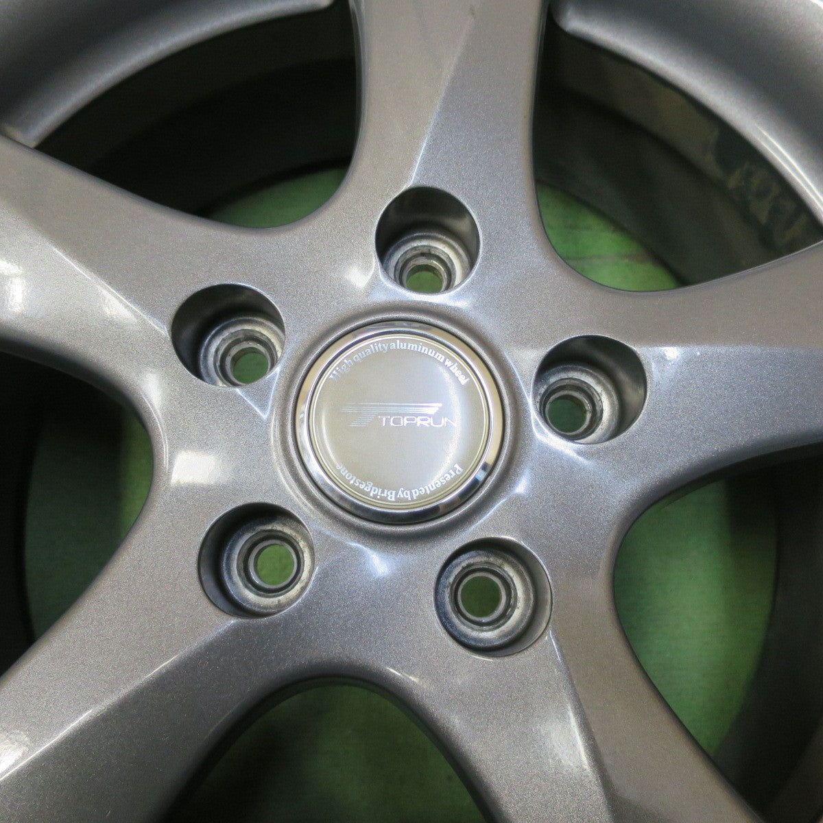 バリ溝!22年!9.5分★スタッドレス 205/60R16 ブリヂストン ブリザック VRX3 TOPRUN トップラン 16インチ PCD114.3/5H★5070603イス