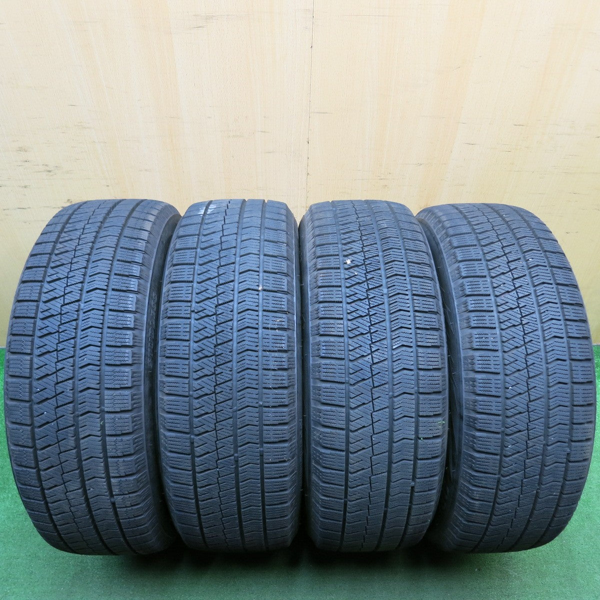 バリ溝!21年!キレイ!9.5分★スタッドレス 225/60R17 ブリヂストン ブリザック VRX2 BALMINUM バルミナ 17インチ PCD114.3/5H★5021103AKス