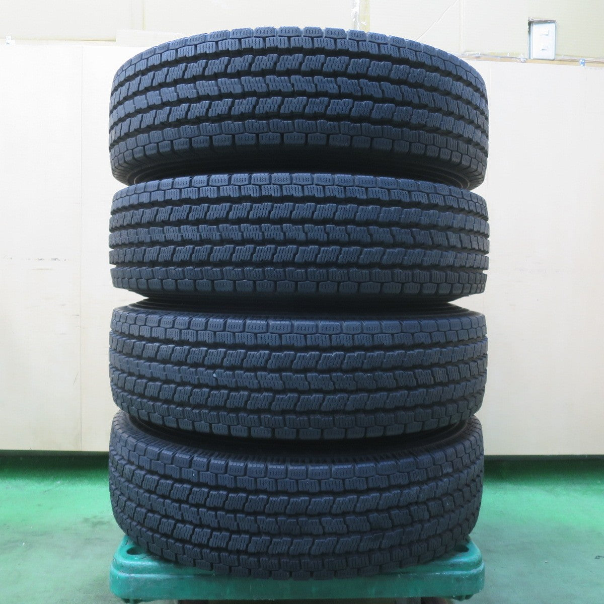 バリ溝!キレイ!9.5分★スタッドレス 195/80R15 107/105L ヨコハマ アイスガード iG91 KAZERA H300 MONZA カゼラ 15インチ PCD139.7/6H★6021011イス
