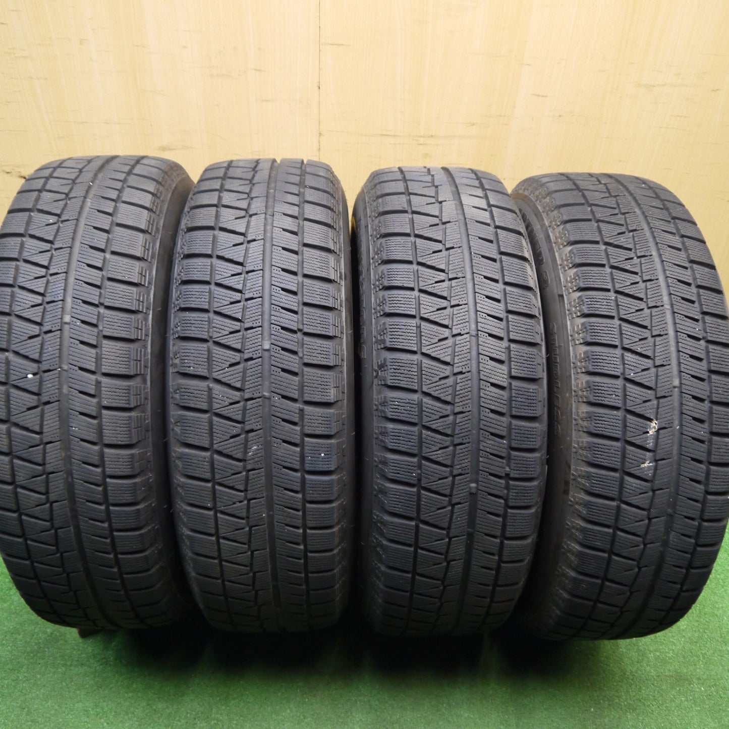 バリ溝!キレイ!9分★スタッドレス 215/65R16 ブリヂストン アイスパートナー2 TOPRUN トップラン 16インチ PCD114.3/5H★5112104Hス