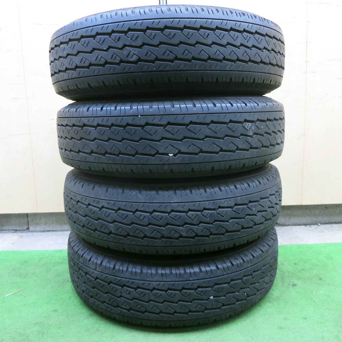 4本価格!22年★日産 NV350 キャラバン 純正 スチール 195/80R15 107/105L ブリヂストン V600 15インチ PCD139.7/6H★6011603ナノ