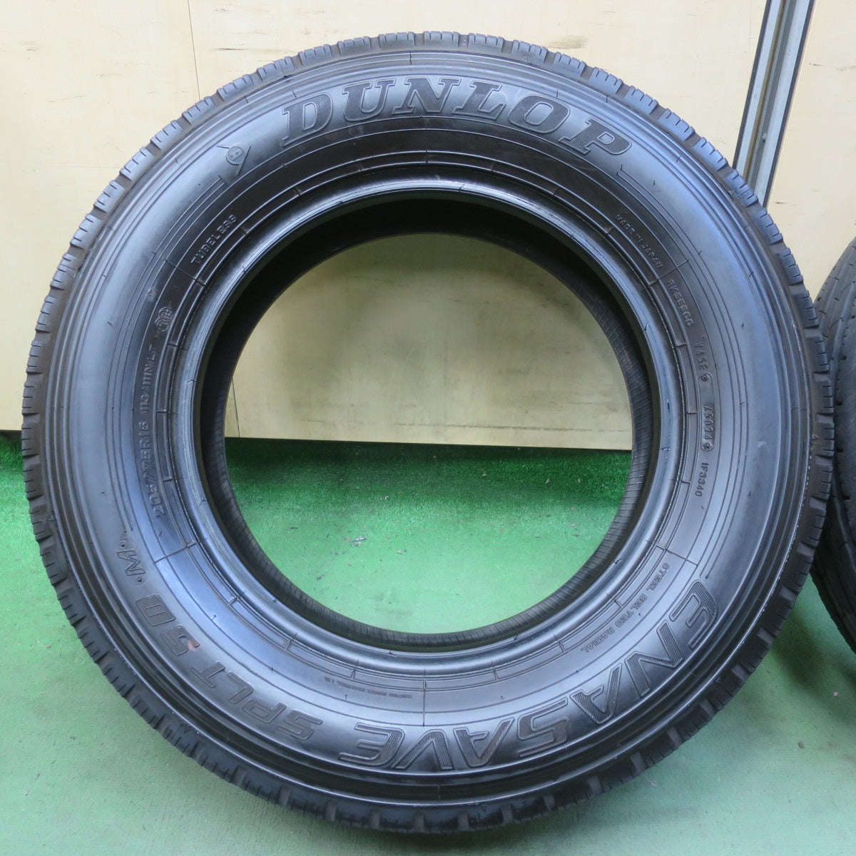 バリ溝!24年!9分!2本◎トラック タイヤ 205/75R16 113/111N ダンロップ エナセーブ SPLT50M 16インチ◎6101611イノタ