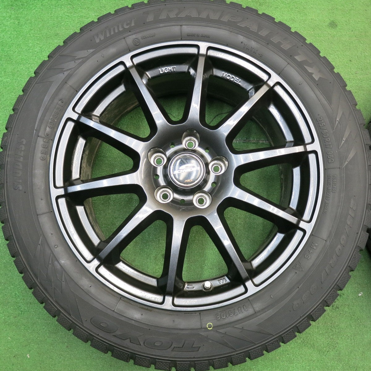 バリ溝!21年!キレイ!9.5分★スタッドレス 215/60R17 トーヨー ウインター トランパス TX SCHNEIDER MiD シュナイダー 17インチ PCD114.3/5H★5052302AKス