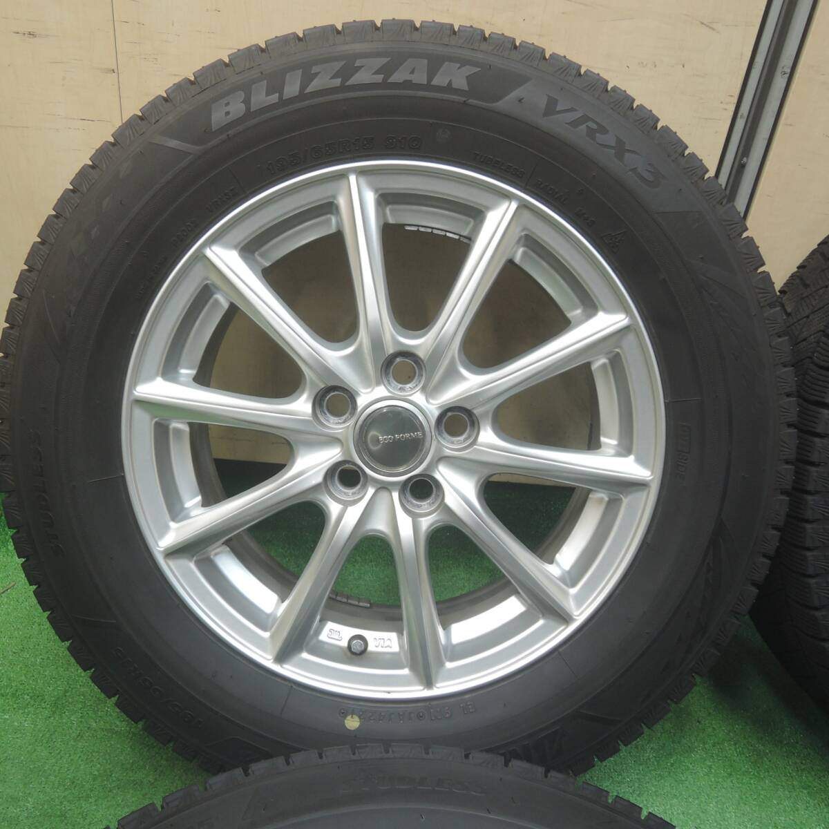 バリ溝 21年 キレイ 9.5分★プリウス等 195/65R15 スタッドレス ブリヂストン VRX3 ECO FORME PCD100/5H★4011911SYス