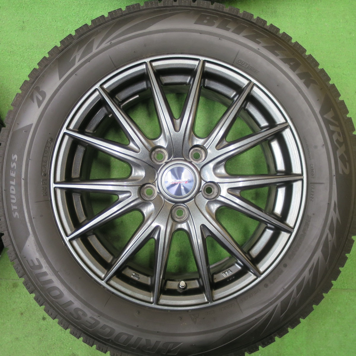 バリ溝!22年!キレイ!9.5分★スタッドレス 215/60R16 ブリヂストン ブリザック VRX2 VELVA SPORTZ ヴェルヴァ 16インチ PCD114.3/5H★5051802TTス