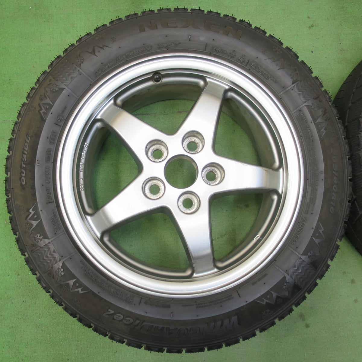 4本価格!21年★トヨタ SAI サイ 純正 205/60R16 スタッドレス ネクセン ウィンガード アイス2 16インチ PCD114.3/5H★5062506イス