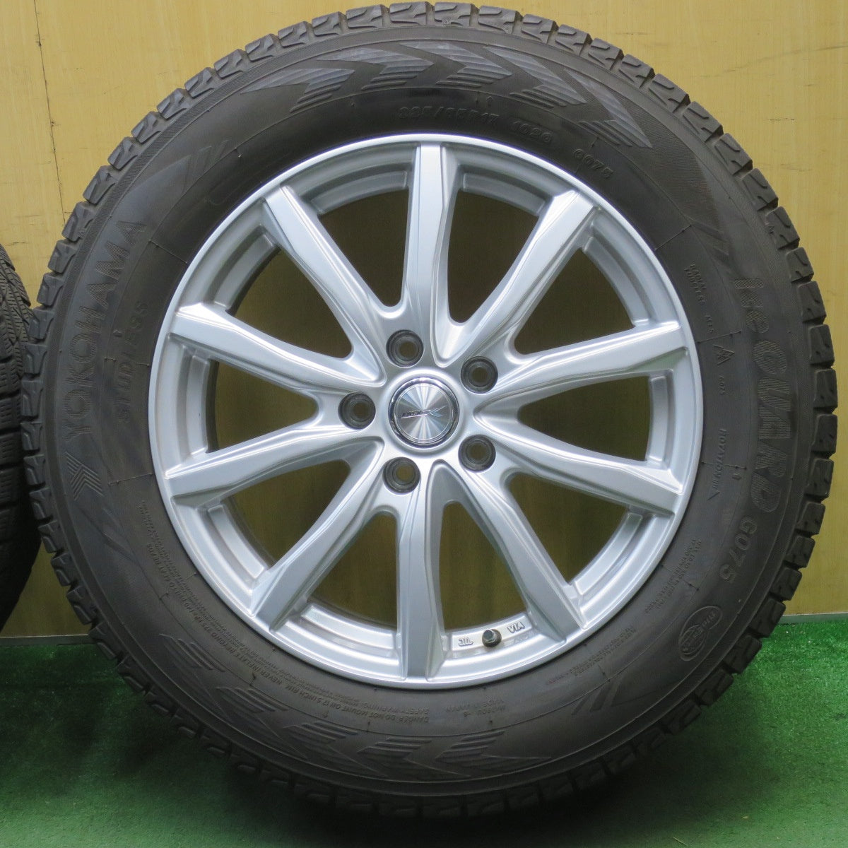 バリ溝!キレイ!9分★スタッドレス 225/65R17 ヨコハマ アイスガード G075 JOKER ジョーカー 17インチ PCD114.3/5H★5092403NJス
