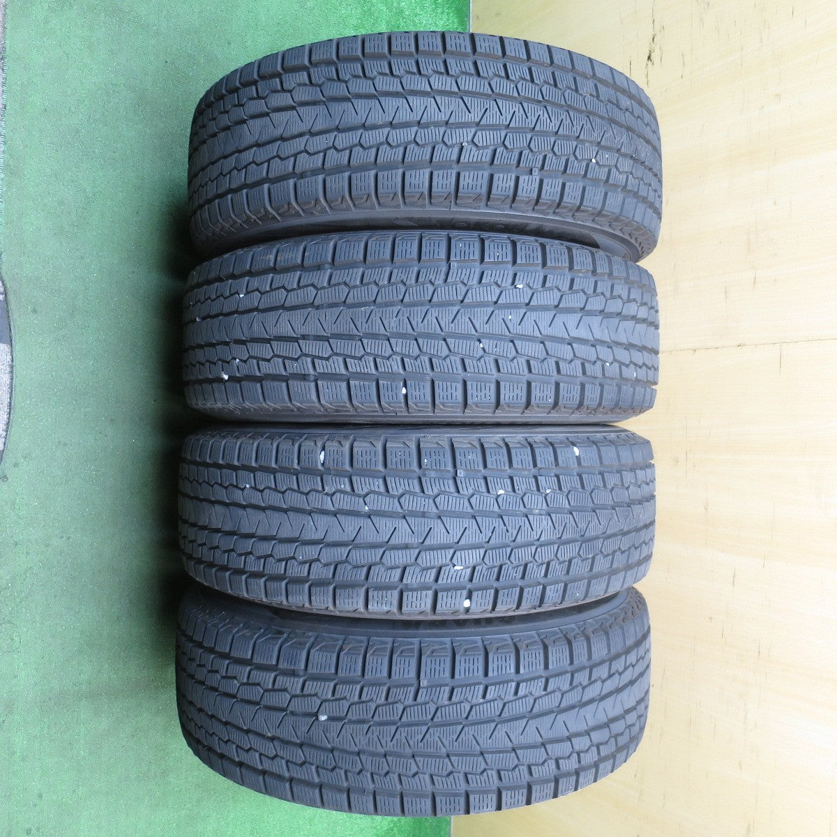 バリ溝!23年!キレイ!9.5分★40系 アルファード ヴェルファイア 等 225/65R17 スタッドレス ヨコハマ アイスガード G075 Exceeder エクシーダー PCD120/5H★5070403NJス