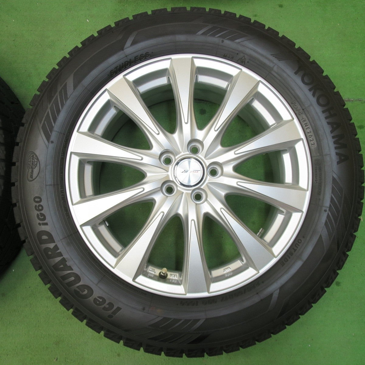 超バリ溝!22年!キレイ!ほぼ10分★フォレスター 等 225/60R17 スタッドレス ヨコハマ アイスガード iG60 JOKER ジョーカー 17インチ PCD100/5H★5021107イス