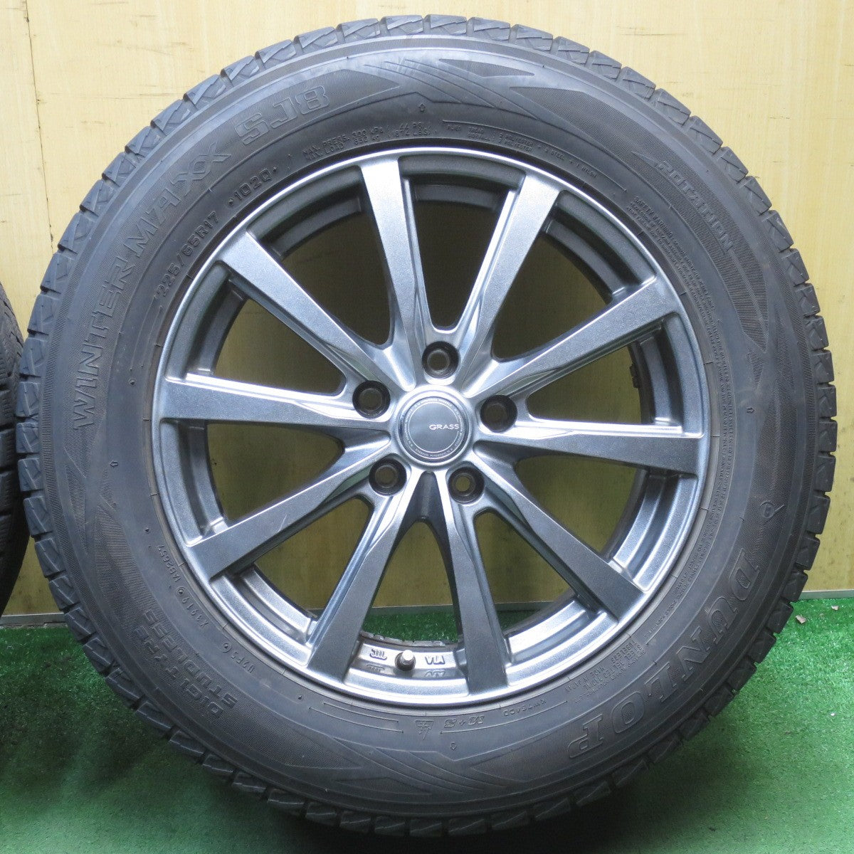 バリ溝!9.5分◎スタッドレス 225/65R17 ダンロップ ウインターマックス SJ8 GRASS グラス 17インチ PCD114.3/5H◎6100903NJス