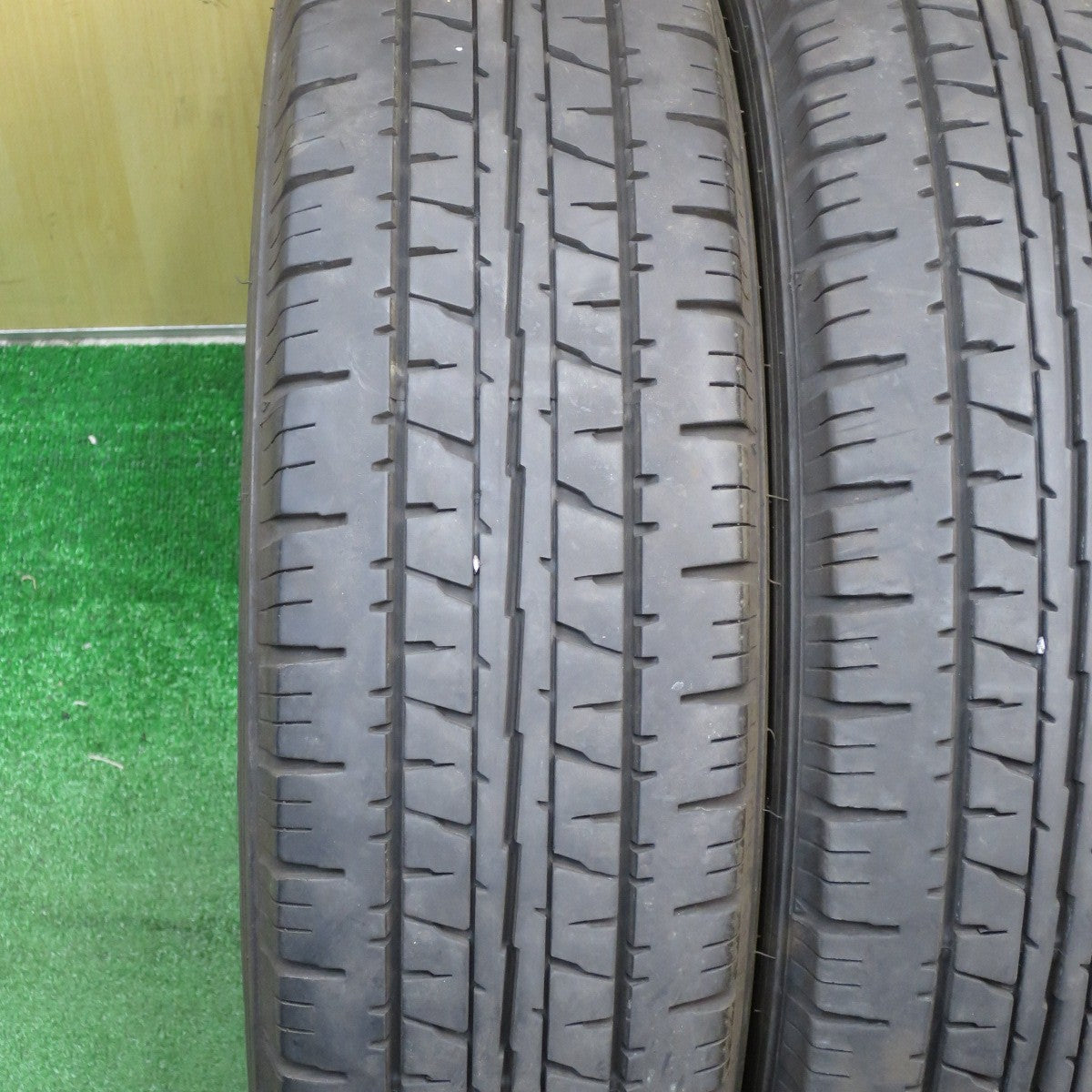 バリ溝!24年!9.5分★195/80R15 107/105L ダンロップ エナセーブ VAN01 タイヤ 15インチ ハイエース キャラバン 等★5041603KKノタ