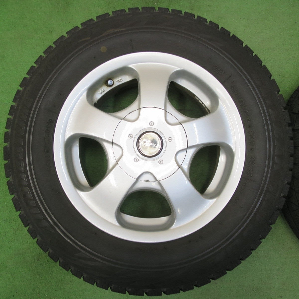 バリ溝!9分★スタッドレス 185/70R14 トーヨー ガリット G5 ブリヂストン ブリザック REVO GZ giro ギロ 14インチ PCD100 114.3/4H マルチ★5032203イス