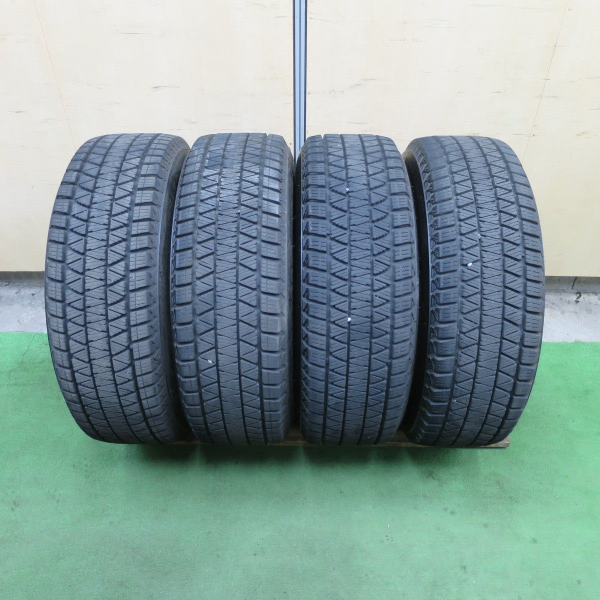 バリ溝!24年!キレイ!9.5分★スタッドレス 225/65R17 ブリヂストン ブリザック DM-V3 社外 アルミ 17インチ PCD114.3/5H★6040606TTス