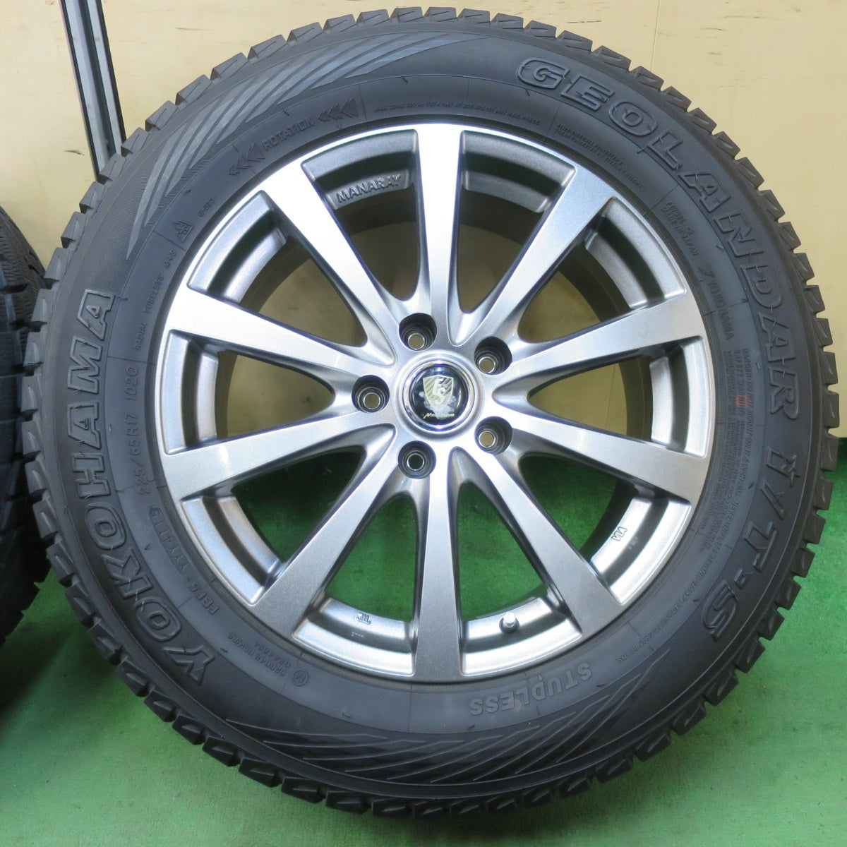 バリ溝!9.5分★スタッドレス 225/65R17 ヨコハマ ジオランダー i/T-S MANARAY SPORT マナレイ スポーツ 17インチ PCD114.3/5H★5051904イス