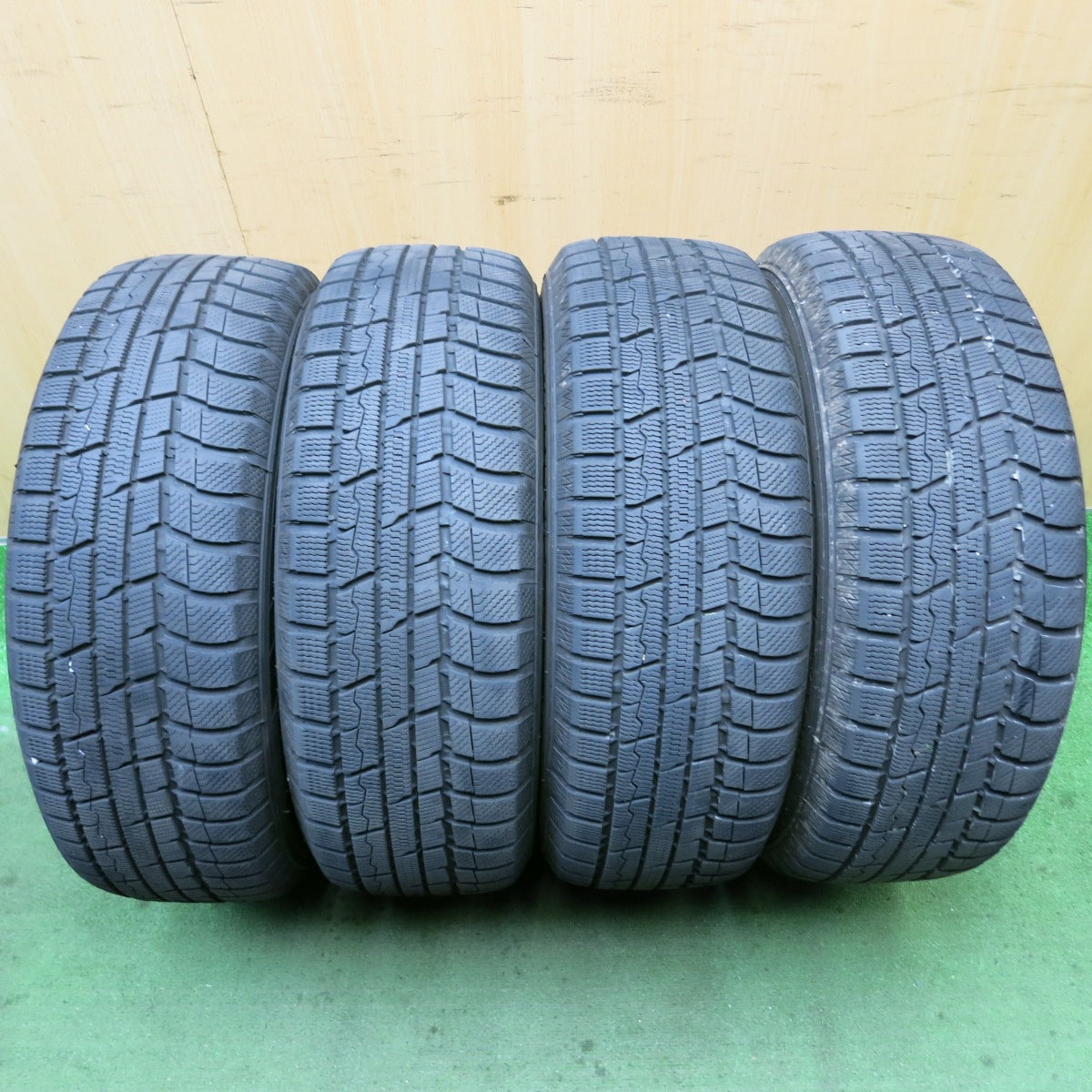 バリ溝!23年!キレイ!9分★スタッドレス 195/65R15 トーヨー ウインター トランパス TX BALMINUM バルミナ 15インチ PCD114.3/5H★5092103HAス
