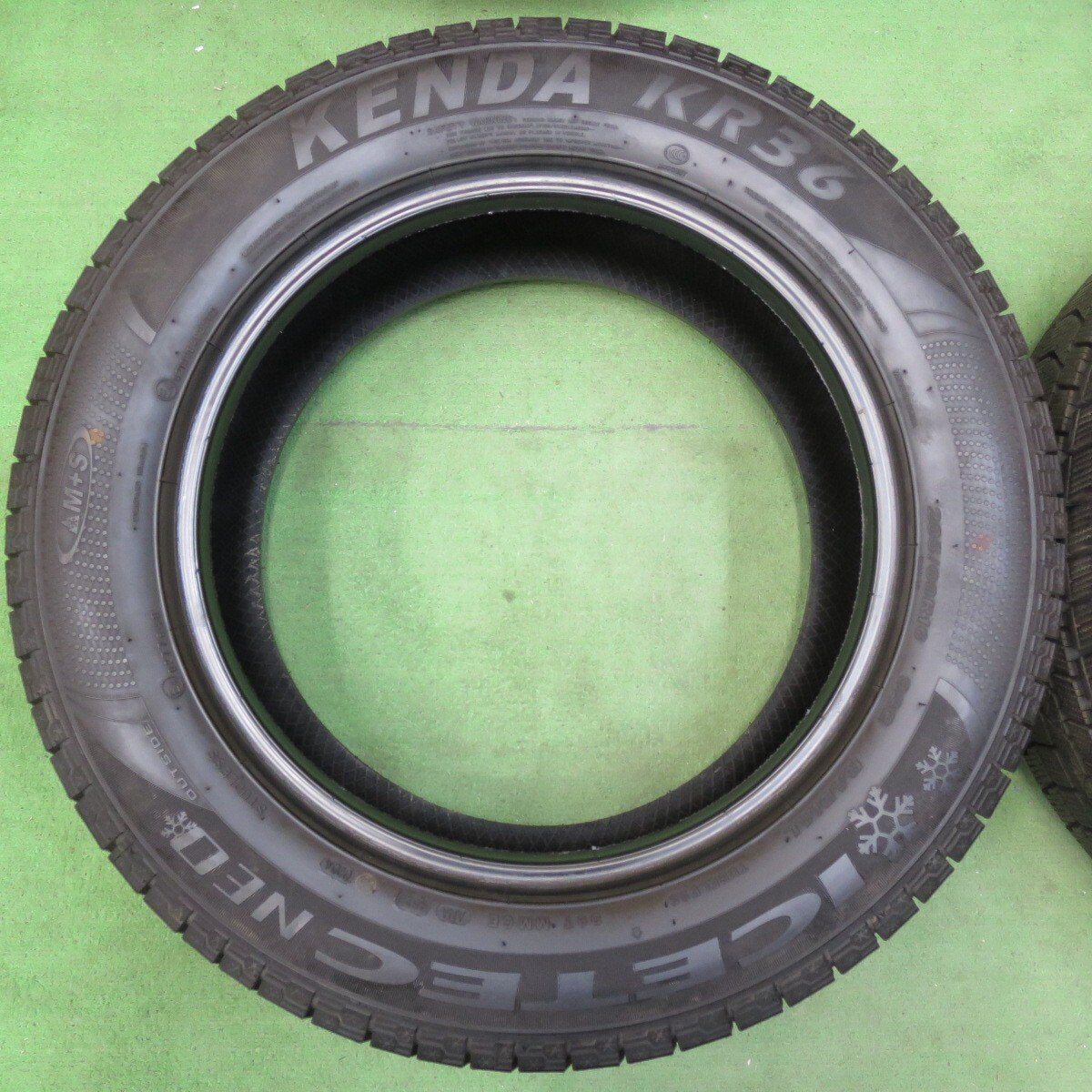 バリ溝!9.5分★スタッドレス 205/60R16 ケンダ KR36 アイステック ネオ タイヤ 16インチ ノア ヴォクシー レガシィ ステップワゴン 等★5032804イスタ