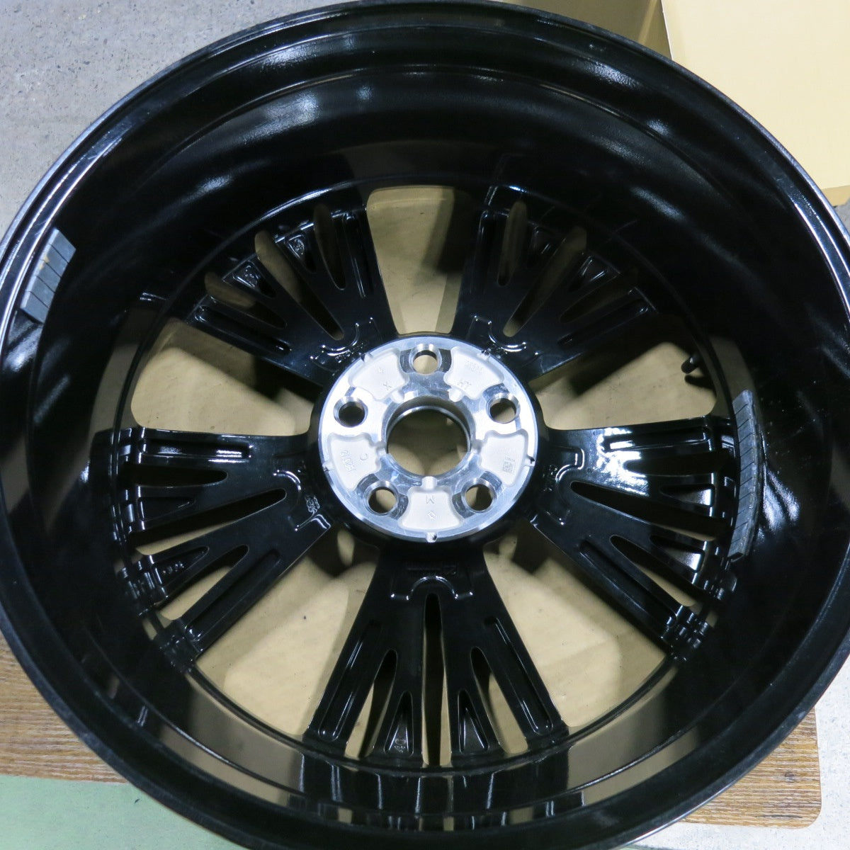 新車外し!1本★トヨタ 60系 MXWH60 プリウス 純正 ホイール 19インチ 19×6.5J PCD114.3/5H★5072310SYホ