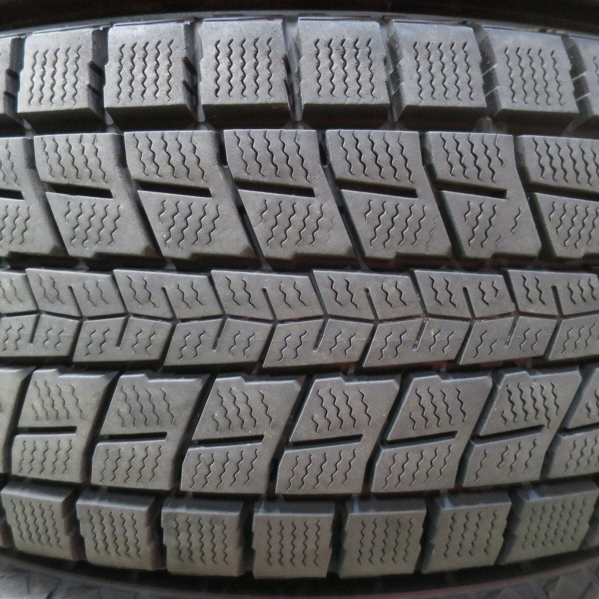 バリ溝!22年!9.5分★スタッドレス 225/65R17 ダンロップ ウインターマックス SJ8 SJ8+ タイヤ 17インチ NX ハリアー RAV4 エクストレイル等★5010817イスタ