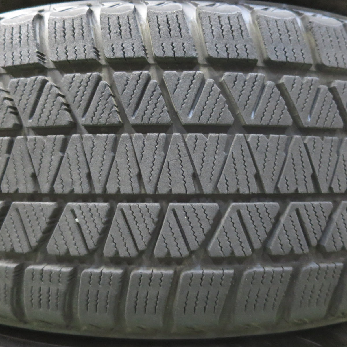 センサー付!キレイ!21年★レクサス RX バージョンL 純正 235/55R20 スタッドレス ブリヂストン ブリザック DM-V3 20インチ PCD114.3/5H★5042607イス