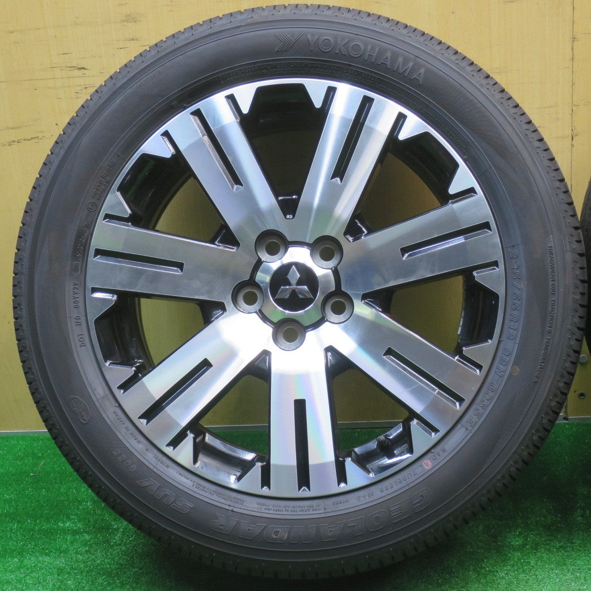 新車外し!25年★三菱 デリカ D:5 純正 225/55R18 ヨコハマ ジオランダー SUV G055 G055E 18インチ D5 PCD114.3/5H★5102205NJノ