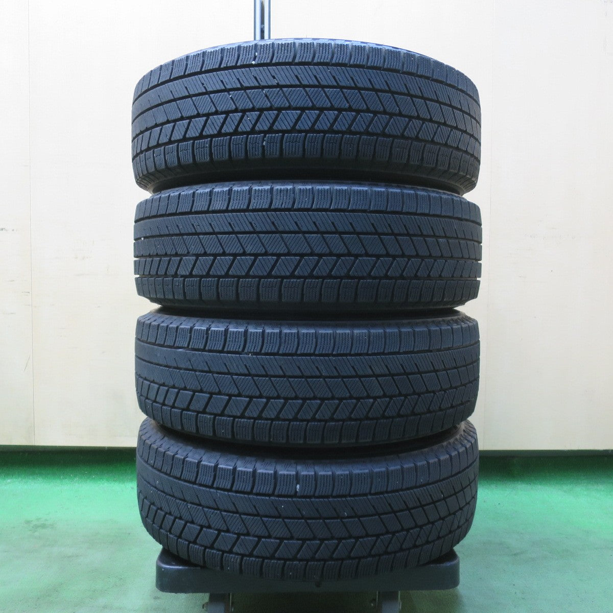 バリ溝!23年!9分★スタッドレス 175/65R14 ブリヂストン ブリザック VRX3 GRASS グラス 14インチ PCD100/4H★6011703イス