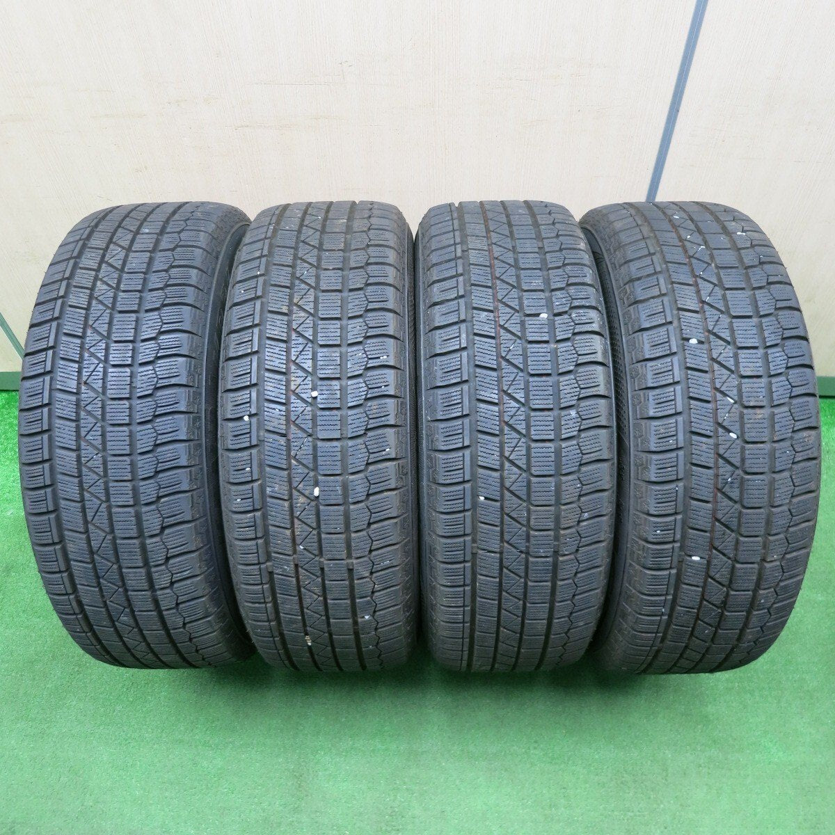 バリ溝!キレイ!9分★スタッドレス 225/60R17 ケンダ KR36 アイステック ネオ VELVA SPORT ヴェルヴァ 17インチ PCD114.3/5H★5012102NJス