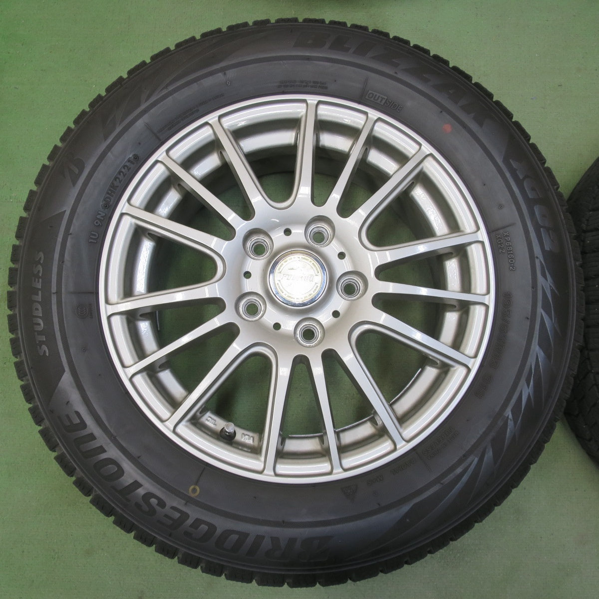 4本価格◎スタッドレス 195/65R15 ブリヂストン ブリザック XG02 ravrion selzer ラブリオン 15インチ PCD114.3/5H◎6101202イス