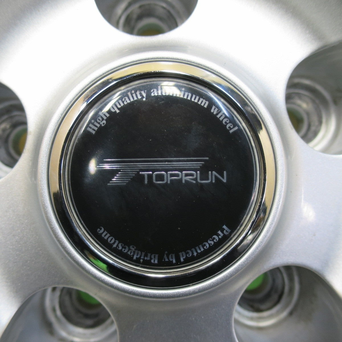 バリ溝!キレイ!8.5分★スタッドレス 215/65R16 ブリヂストン ブリザック VRX2 TOPRUN トップラン 16インチ PCD114.3/5H★4112206イス