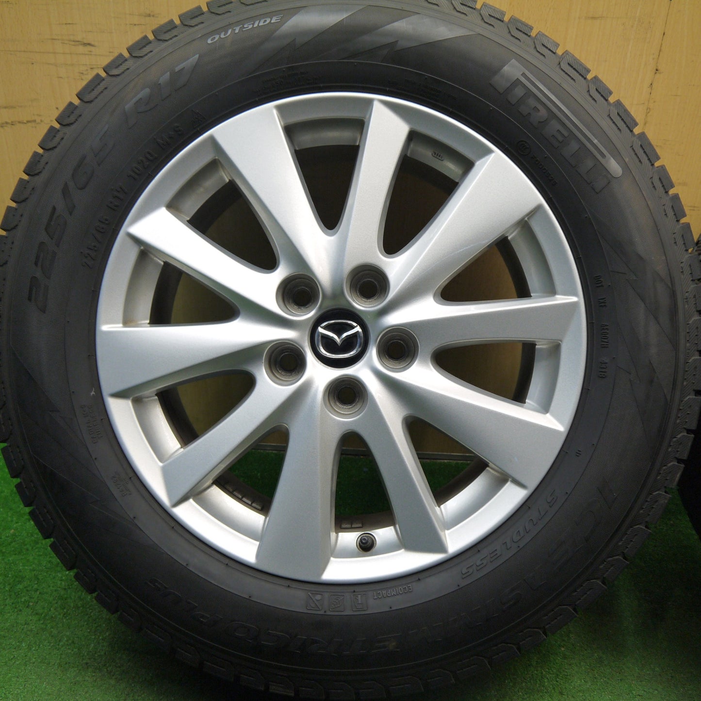 バリ溝!キレイ!8.5分★マツダ CX-5 純正 225/65R17 スタッドレス ピレリ アイスアシンメトリコ プラス 17インチ CX5 PCD114.3/5H★5040906Hス