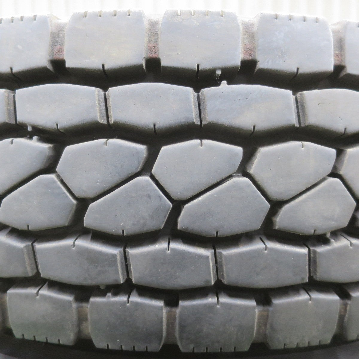 バリ溝!26年!9.5分!6本◎トラック タイヤ 225/80R17.5 123/122L ブリヂストン エコピア M801 Ⅱ ミックス オールシーズン 17.5インチ◎6092902イスタ