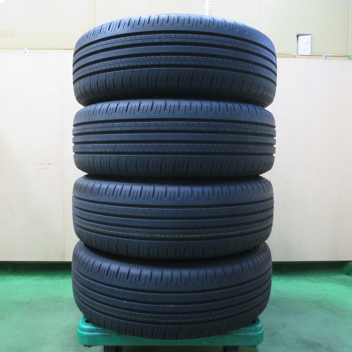 新車外し 24年★トヨタ 80系 ハリアー Gグレード 純正 225/60R18 ダンロップ グラントレック PT30 PCD114.3/5H★5040801イノ