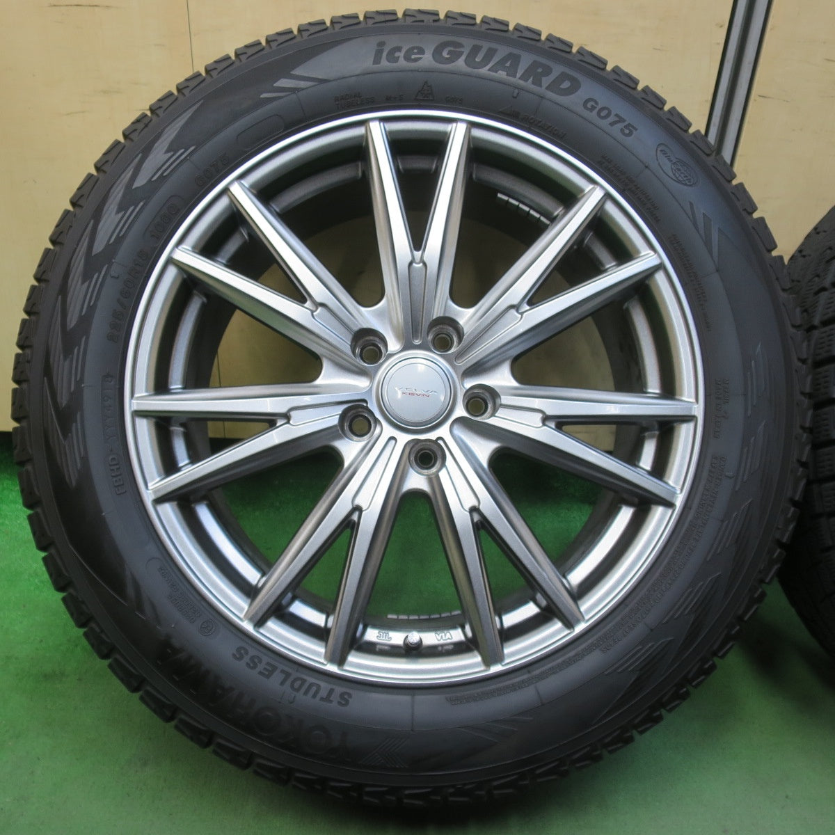 バリ溝!キレイ!9分★スタッドレス 225/60R18 ヨコハマ アイスガード G075 VELVA KEVIN ヴェルヴァ ケヴィン 18インチ PCD114.3/5H★5102304イス