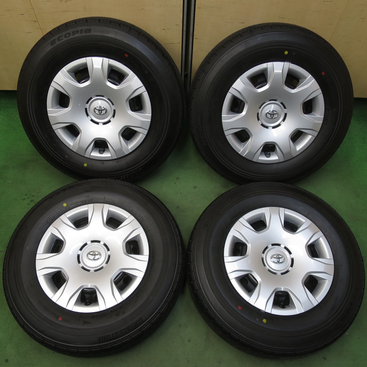 新車外し!25年★トヨタ 200系 ハイエース 純正 スチール 195/80R15 107/105S ブリヂストン エコピア RD613 15インチ PCD139.7/6H★6021901イノ