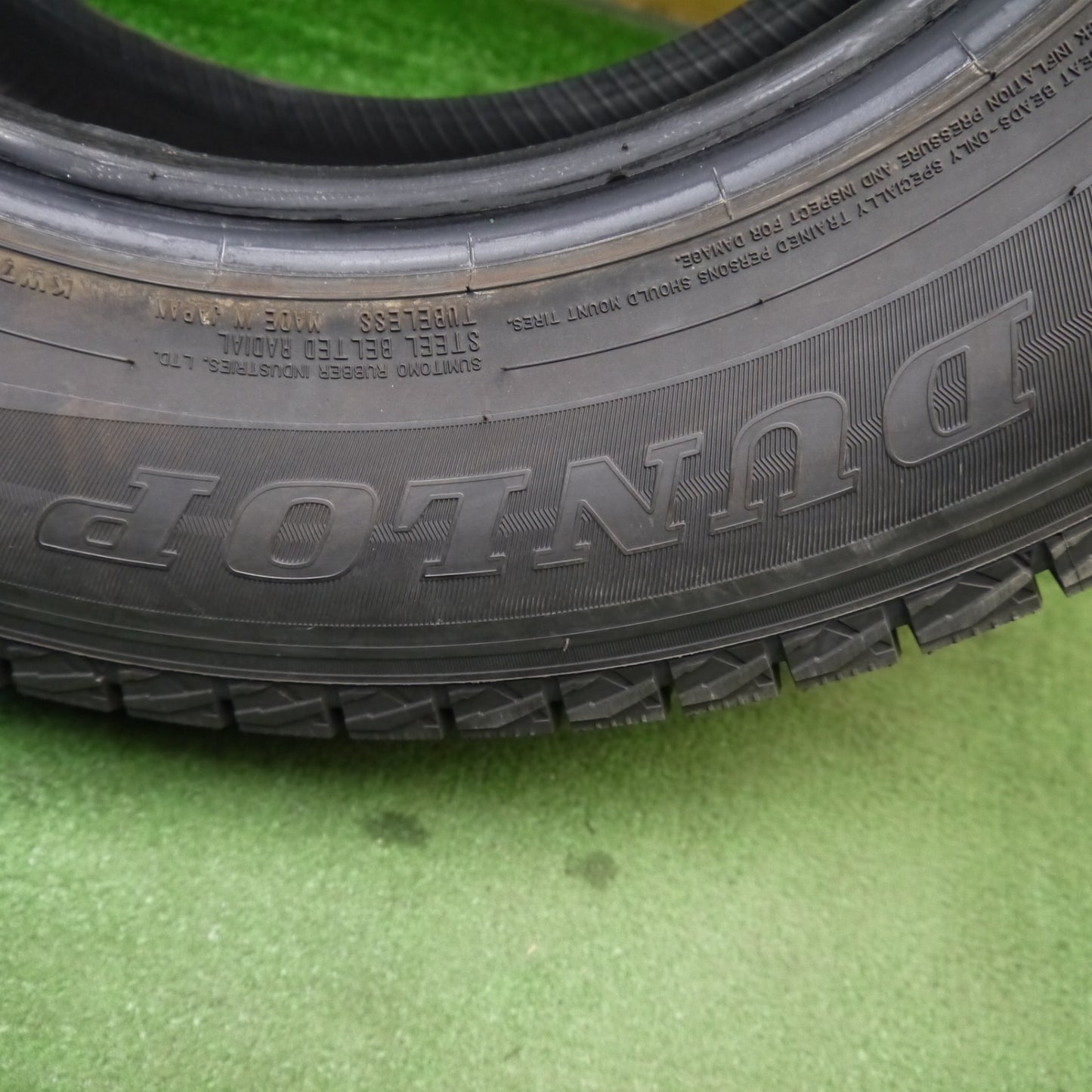 未使用!21年!1本★スタッドレス 215/70R16 ダンロップ ウインターマックス SJ8 SJ8+ タイヤ 16インチ アウトランダー デリカ D:5 等★5051207Hスタ