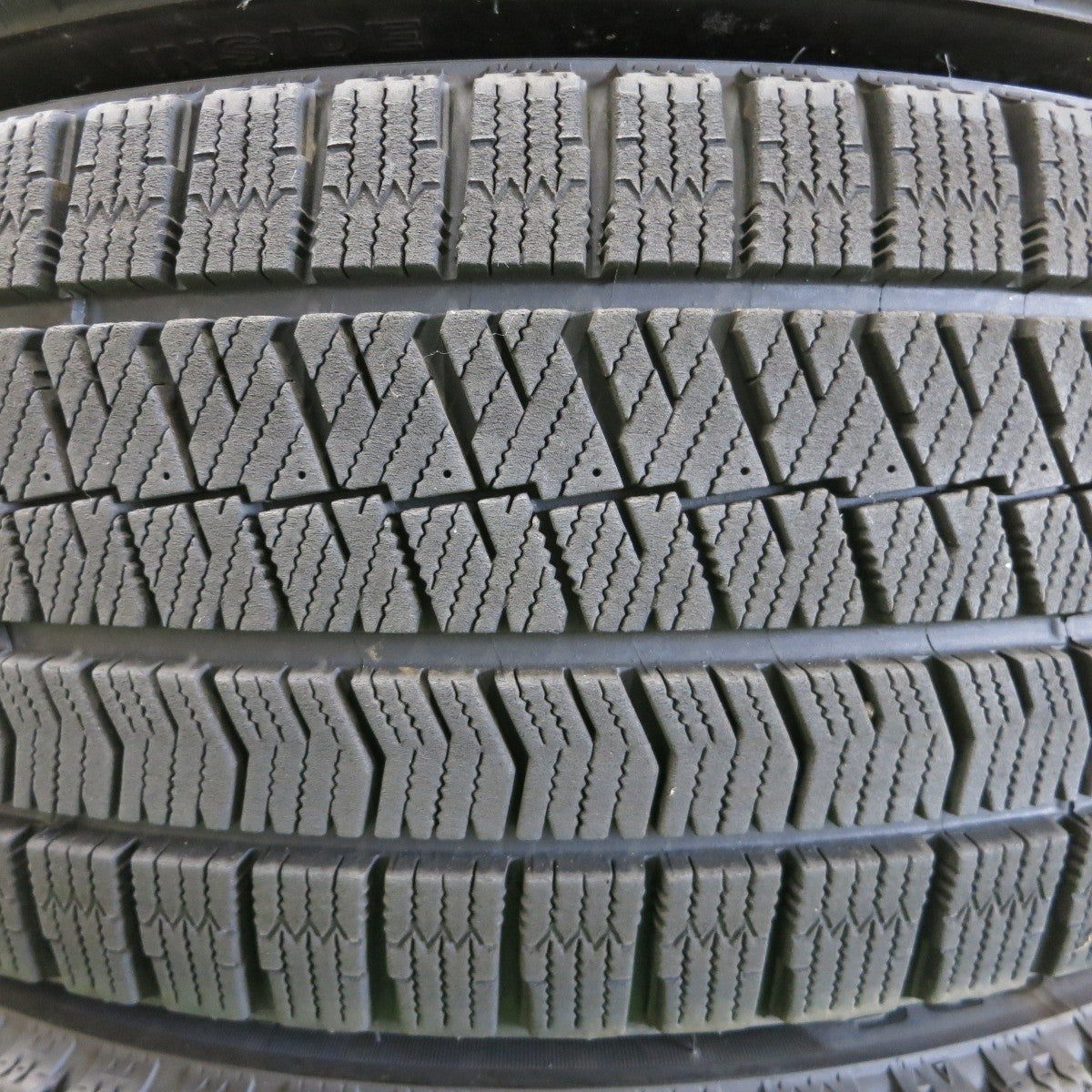 バリ溝!9.5分★スタッドレス ENKEI RSM9 225/45R18 ブリヂストン ブリザック VRX2 エンケイ PCD114.3/5H★4070301ナス