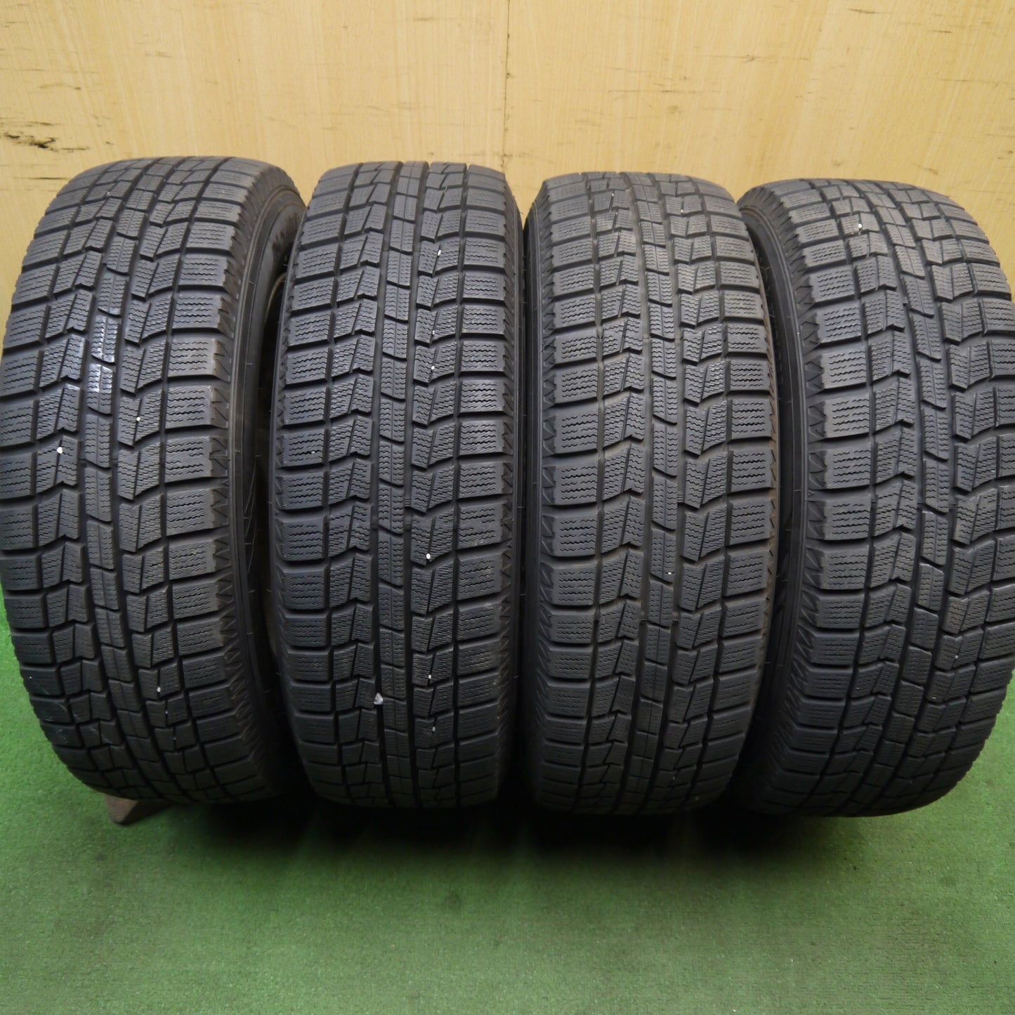バリ溝!キレイ!9.5分以上★プリウス 等 195/65R15 スタッドレス オートバックス ノーストレック N3i JOKER ジョーカー 15インチ PCD100/5H★5060917Hス