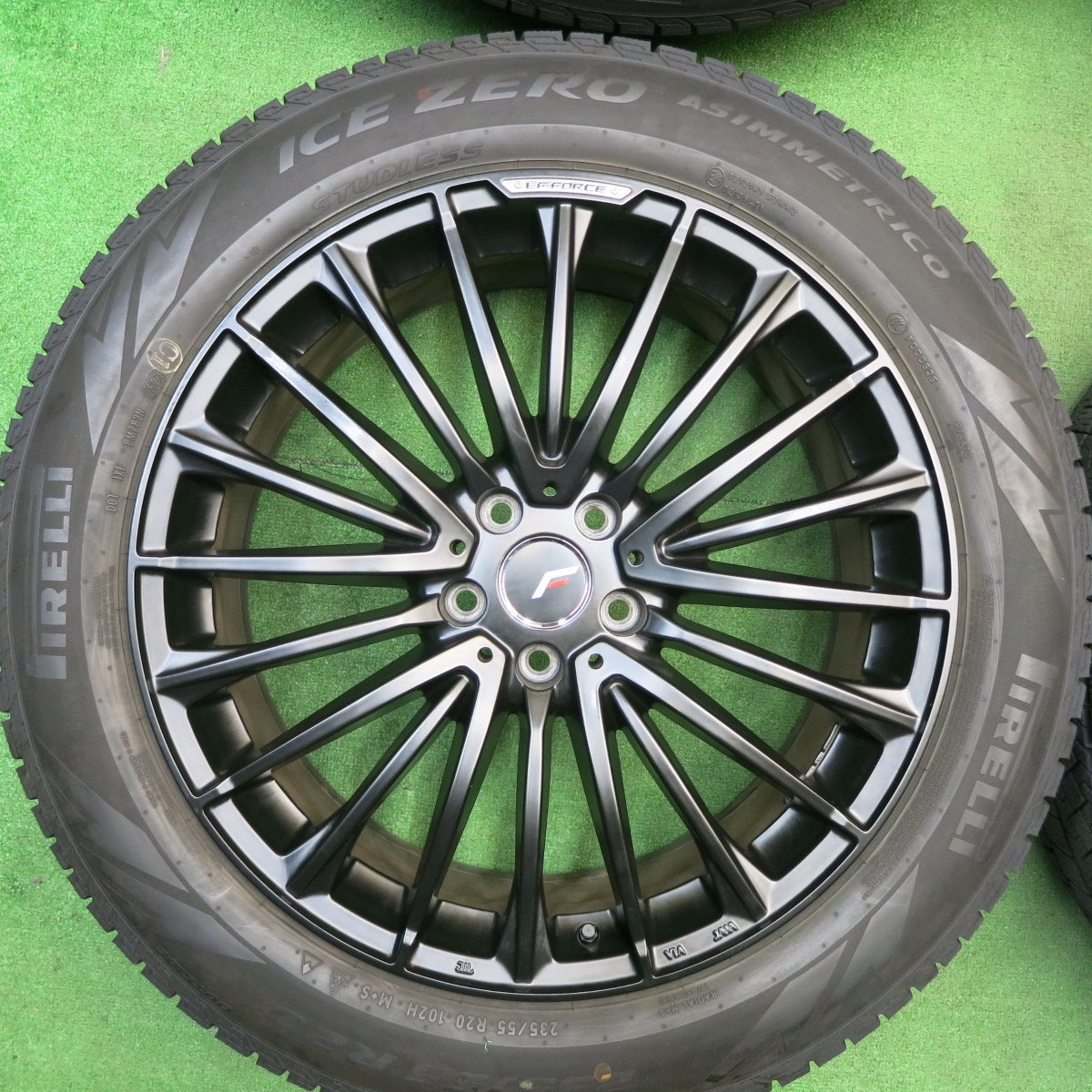 バリ溝!23年!キレイ!9.5分以上★LEHRMEISTER LF-FORCE 235/55R20 スタッドレス ピレリ アイスゼロ アシンメトリコ 20インチ レアマイスター PCD114.3/5H★5041501TNス