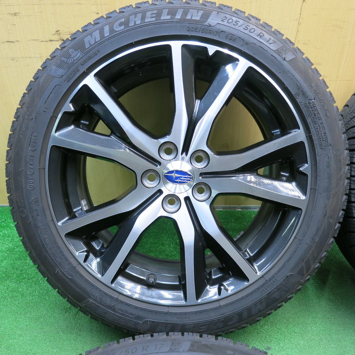 バリ溝!キレイ!8.5分★スバル インプレッサ スポーツ 純正 205/50R17 スタッドレス ミシュラン X-ICE3+ 17インチ PCD100/5H★5051407TNス