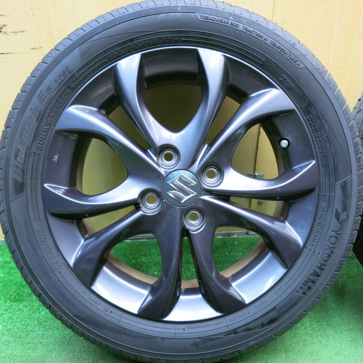 バリ溝!23年!9.5分以上★スズキ ソリオ 純正 165/60R15 ヨコハマ BluEarth-ES ES32 15インチ ブルーアース PCD100/4H★5062803HAノ