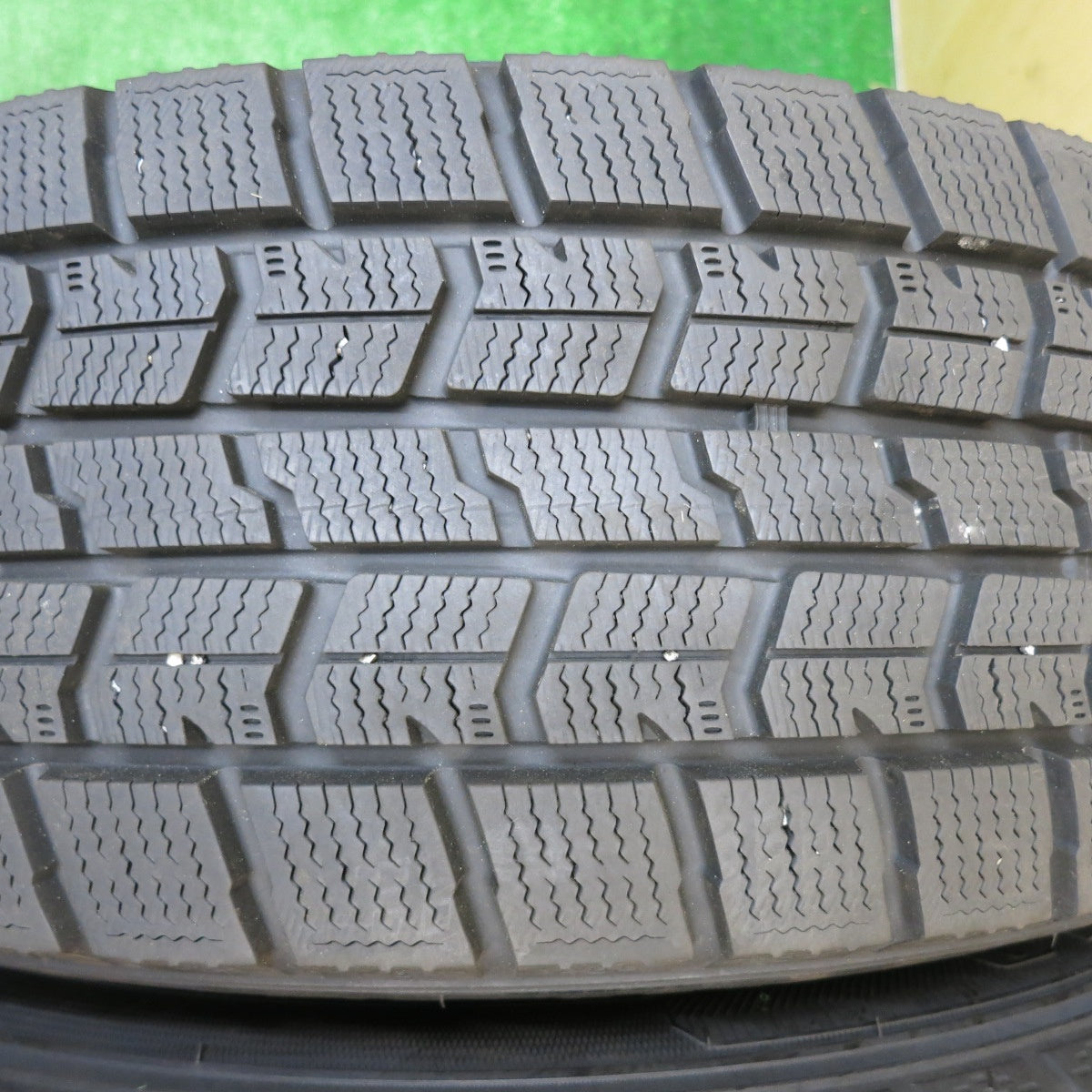 バリ溝!22年!9.5分以上★スタッドレス 205/60R16 グッドイヤー アイスナビ7 JOKER ジョーカー 16インチ PCD114.3/5H★5050702NJス
