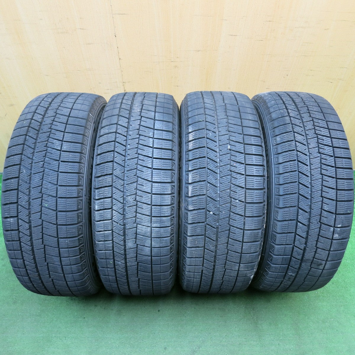 バリ溝!21年!キレイ!9.5分★ボルボ V40 純正 205/55R16 スタッドレス ダンロップ ウインターマックス 03 16インチ PCD108/5H★5062805HAス