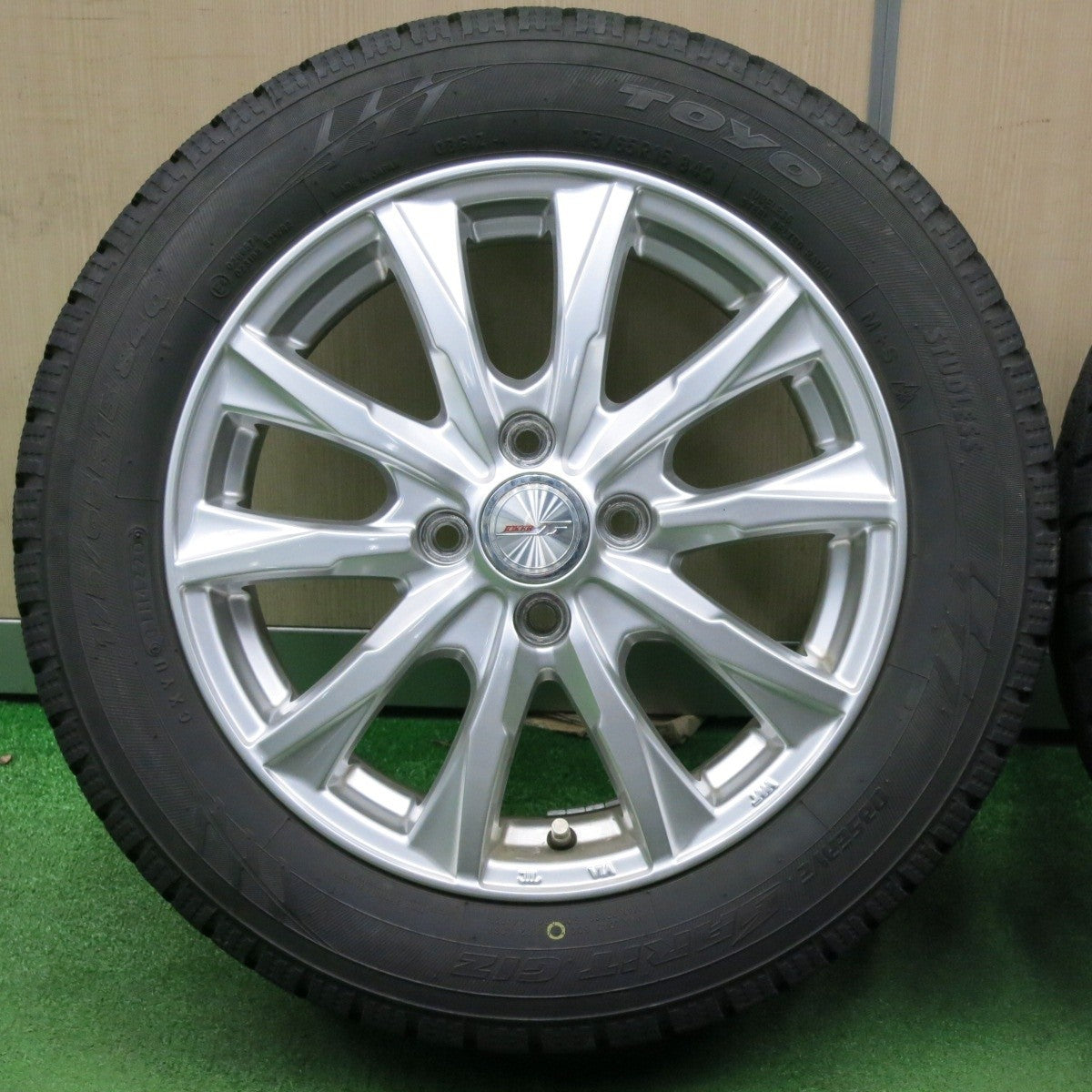 バリ溝!キレイ!8.5分★スタッドレス 175/65R15 トーヨー オブザーブ ガリット GIZ JOKER ジョーカー 15インチ PCD100/4H★5010502NJス