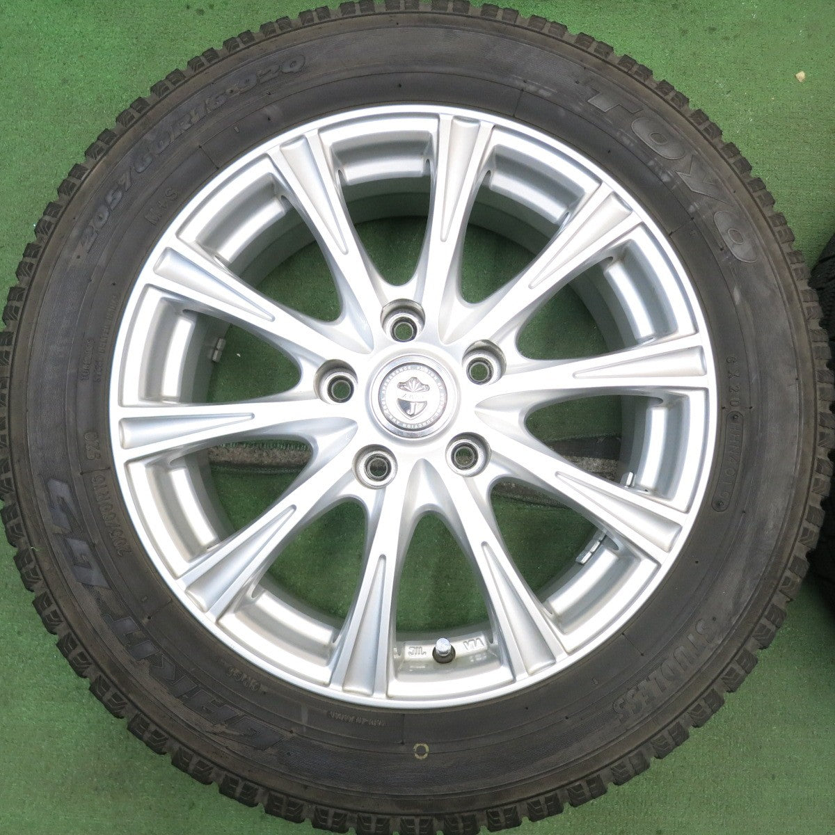 バリ溝!8.5分★スタッドレス 205/60R16 トーヨー ガリット G5 JOKER ジョーカー 16インチ PCD114.3/5H★5072702HAス