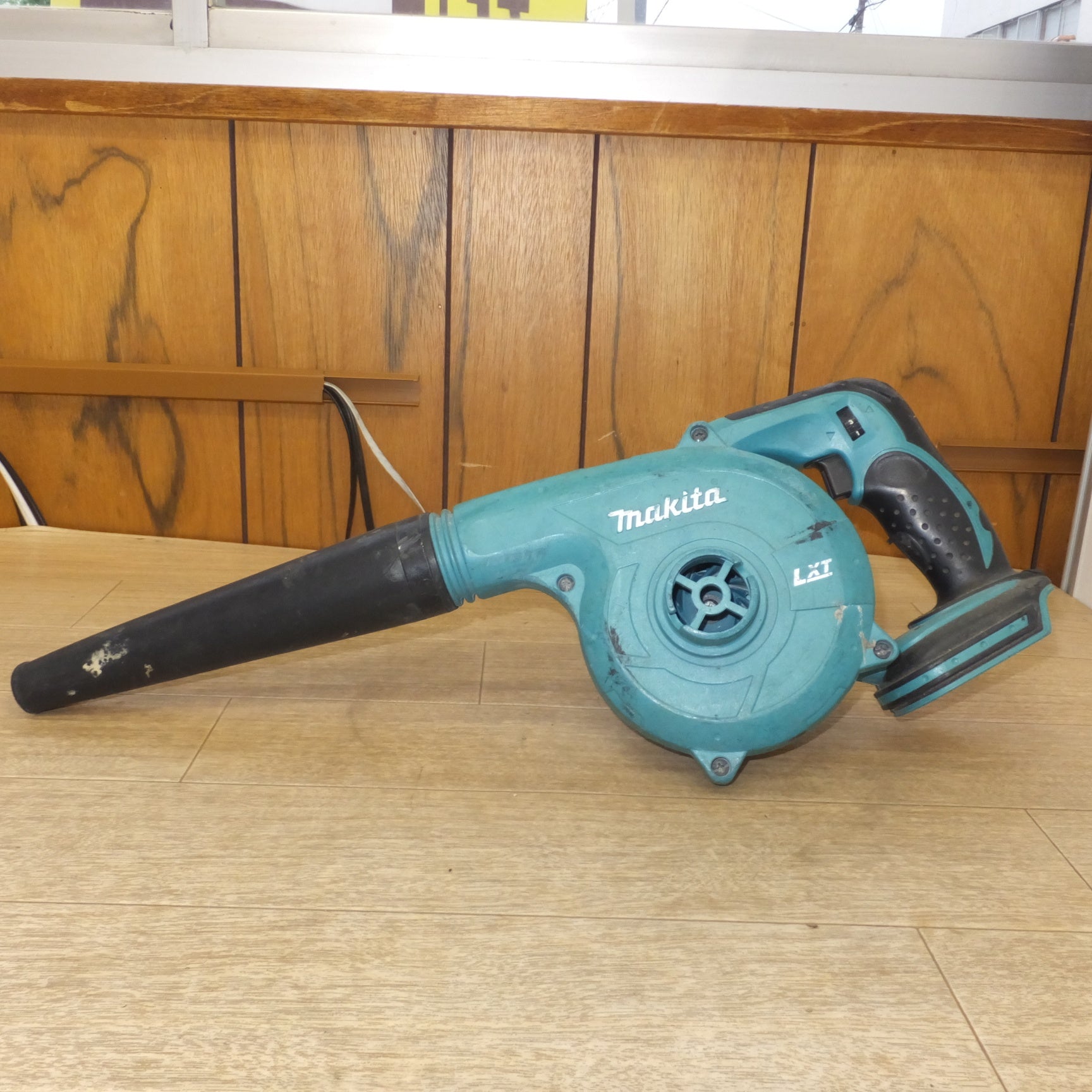 Makita マキタ UB182D 充電式ブロワ 18V 3.0Ah マキタ 充電式ブロワ