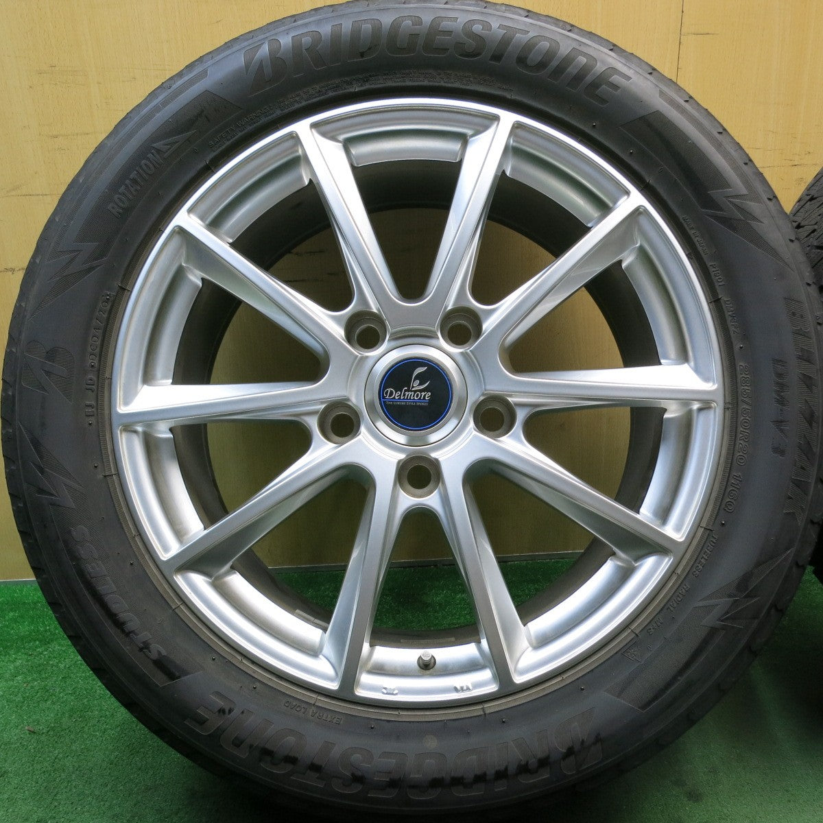 キレイ★レクサス LX 等 285/50R20 スタッドレス ブリヂストン ブリザック DM-V3 Delmore デルモア 20インチ PCD150/5H★5091405HAス