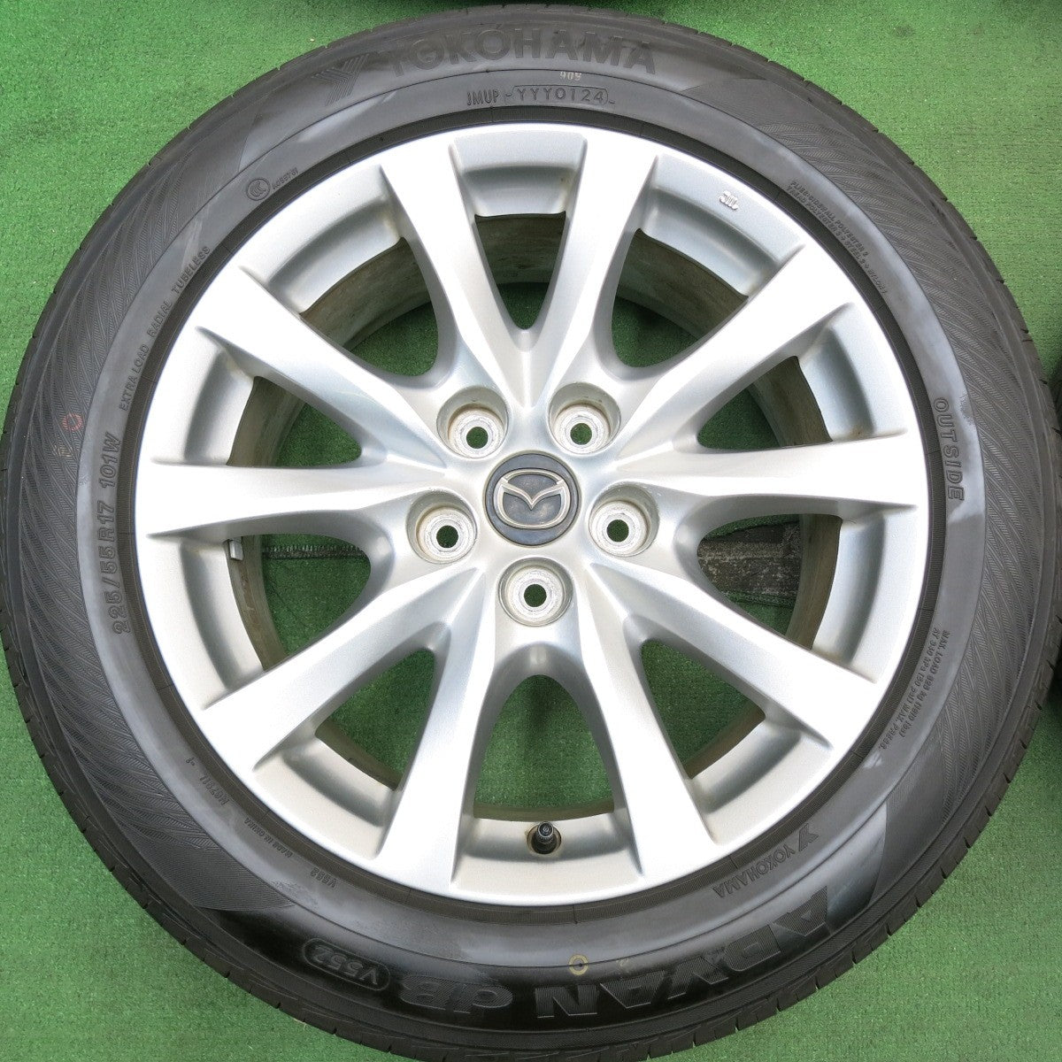バリ溝!24年!9.5分★マツダ アテンザ 純正 225/55R17 ヨコハマ アドバン dB V552 17インチ PCD114.3/5H★5053003HAノ